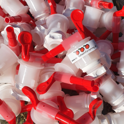 Tappehane med gevind og plastmtrik. Passer til 10 og 26 l. brygspand + plastvinballon