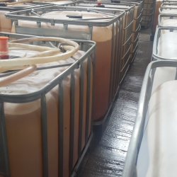 1000 l. tank med tappehane og grrr