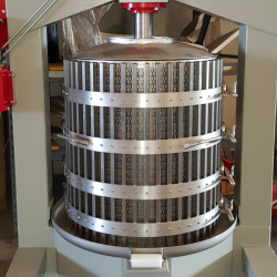 Elektrisk hydraulisk presse 330 l., kurv, pressplate og saftrenne rustfritt stl. Malet ramme.