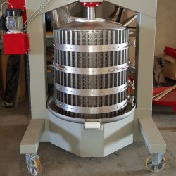 Elektrisk hydraulisk presse 330 l., kurv, pressplate og saftrenne rustfritt stl. Malet ramme.