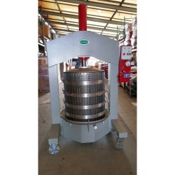 Elektrisk, hydraulisk presse, 480 liter. Rustfritt stl i kurv, pressplate og oppsamlingsskl. 