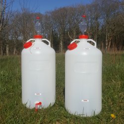 Vinballong 25 l. UTEN tappekran, 2 hndtak, lokk m. gjringsrr + lukkedeksel