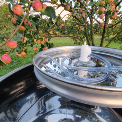 Tank i rustfritt stl p ben med flytelokk 100 l.