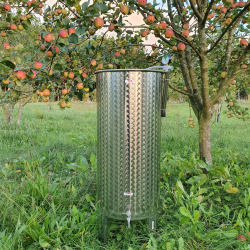 Tank i rustfritt stl p ben med flytelokk 100 l.