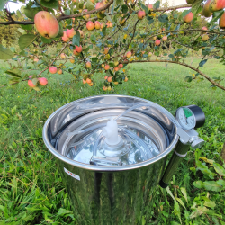 Tank i rustfritt stl p ben med flytelokk 100 l.