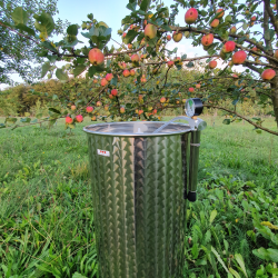 Tank i rustfritt stl p ben med flytelokk 200 l.