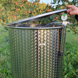 Tank i rustfritt stl p ben med flytelokk 200 l.