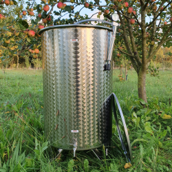 Tank i rustfritt stl p ben med flytelokk 300 l.