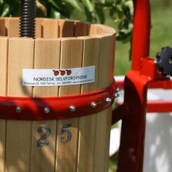 Eplepresse Med Kurv i Bketre - Kapasitet 20 liter