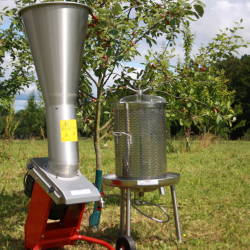 Mosteri. Hydropresser 35 l. og blekvrn Elektrisk 1000 kg/t