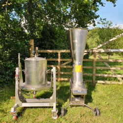 Mosteri. Hydropresse Tiltbar 55 l. + Elektrisk Frugtkvrn 1000 kg/t