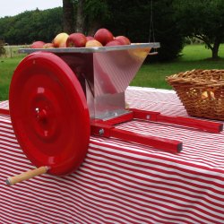 blekvrn, 10 l. rumindhold med rustfri tragt og knive