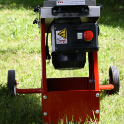 Mosteri. Hydropresse 80 l. + Elektrisk kvrn 1000 kg/t