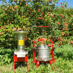 Mosteri komplett. Rustfri Eplepresse 20 l. + El-Eplekvern 10 l.