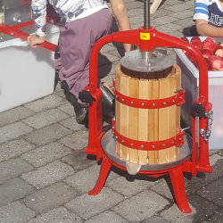 Eplepresse Med Kurv i Bketre - Kapasitet 11 liter