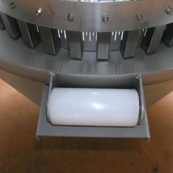 Elektrisk, hydraulisk presse, 480 liter. Rustfritt stl i kurv, pressplate og oppsamlingsskl. 