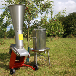 Mosteri. Hydropresser 35 l. og blekvrn Elektrisk 1000 kg/t