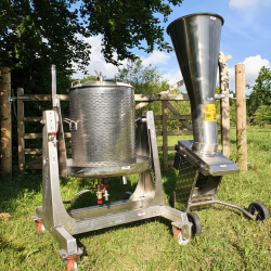 Mosteri. Hydropresse Tiltbar 55 l. + Elektrisk Frugtkvrn 1000 kg/t