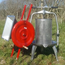 Mosteri Komplet. �blepresse Rustfri 30 l. + �blekv�rn 15 l.