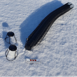 Trdholder til champagneprop, sortfarvet