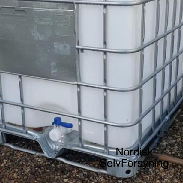 1000 l. tank med tappehane og grrr