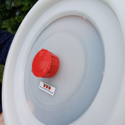 60-liters plastfat med hndtak, gjrls og tappekran