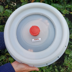 31-liters plastfat med hndtak, gjrls og tappekran