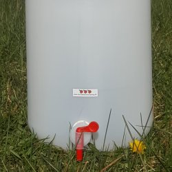 Vinballong 25 l. MED tappekran, 2 hndtak, lokk m. gjrrr + lukkedeksel