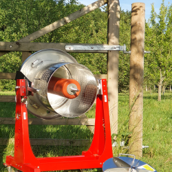 Hydropress, 55 liter, st�l og lakkert ramme, p� hjul, vippbar