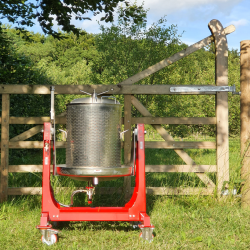 Hydropress, 55 liter, st�l og lakkert ramme, p� hjul, vippbar